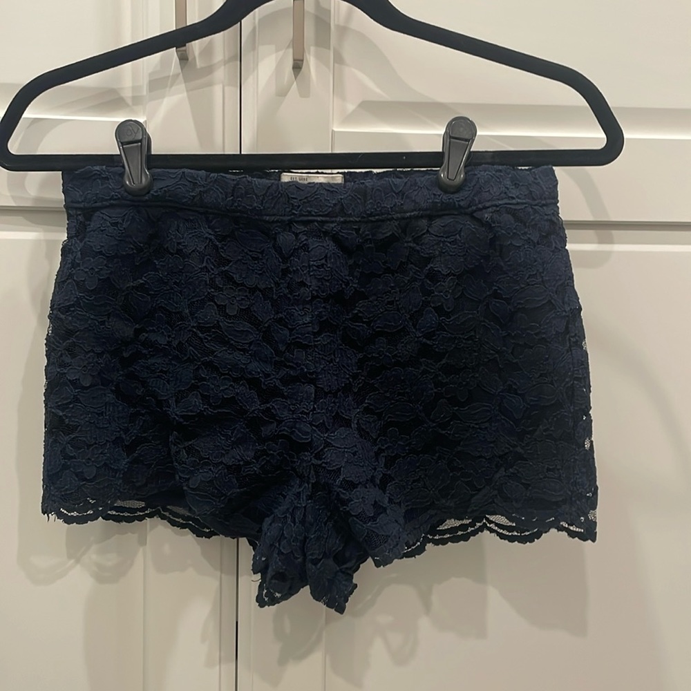 Navy lace Abercrombie & fitch shorts, size small, lined